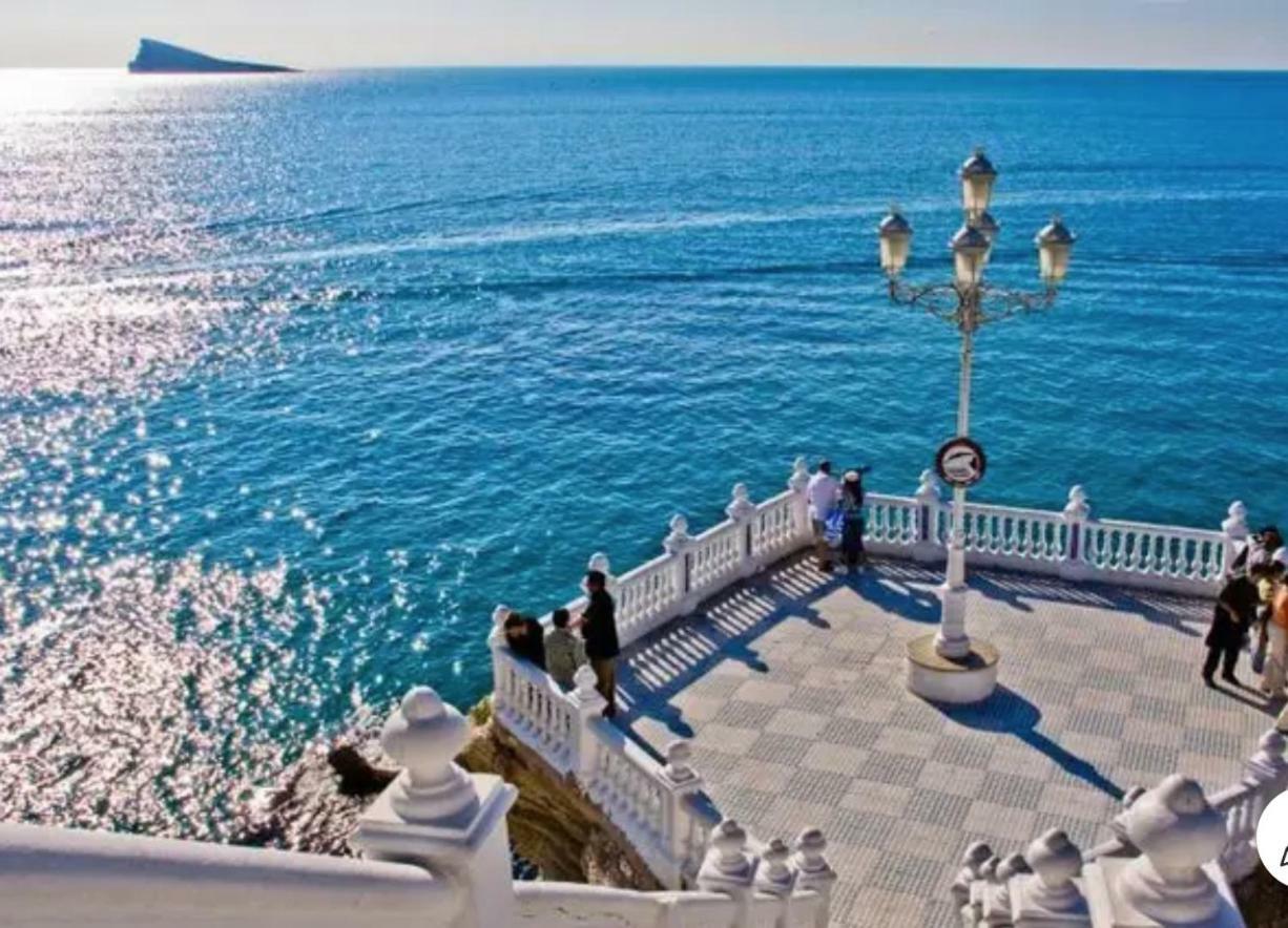 Apartamento En El Centro A Un Minuto De La Playa Benidorm Exteriör bild